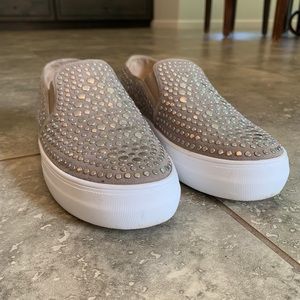 Vince Camuto Kindra Sneaker size 8.5